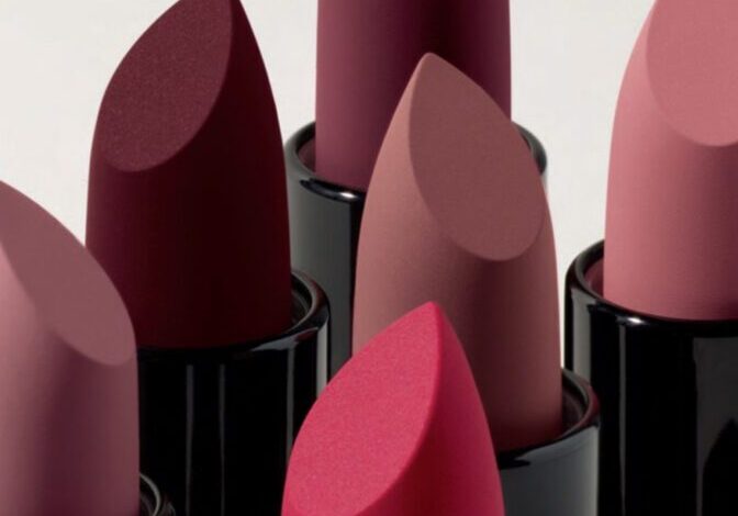 Avon FMG Glimmer Matte Lipstick shades.